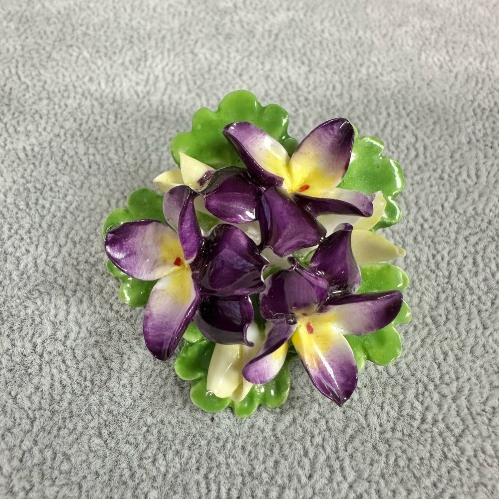Vintage Cara China Staffordshire Purple Lillie Flowers Brooch Pin - Picture 2 of 5